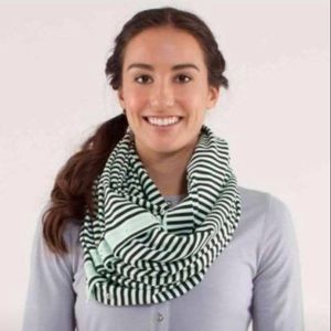 Lululemon Vinyasa Scarf
